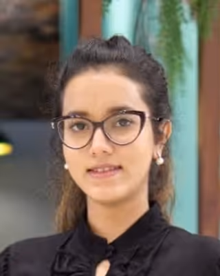 Amna Khan, Digital Marketer